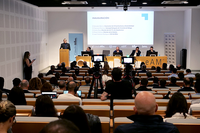 Profesionales de la Arquitectura debaten en la UMA sobre la industrialización del sector