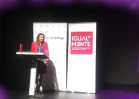 La profesora de FEST, Elena Bárcena recibe el Premio "Reconocidas 2018" en la modalidad de investigación