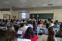 Los profesores de la Facultad de Filosofía y Letras Belén Molina, Antonio Calvo y Enrique Baena han inaugurado las jornadas