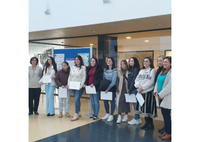 MUJER Y NIÑA CIENCIA 2