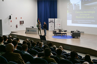 El director de la E.T.S.I de Telecomunicación, Rafael Godoy y el vicerrector de Investigación, Antonio Morales, en la inauguración de la jornada