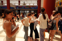 Estudiantes, antes de una de las pruebas