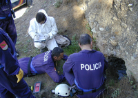 El Dr. Luis J. García Pulido tomando datos de campo