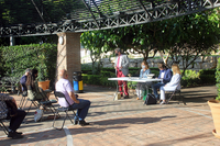 Un momento de la presentación del libro en el Jardín Botánico de la UMA