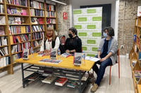 Las investigadoras Rocío Negrete Peña y Cristina Somolinos Molina junto con la catedrática Lola Ramos, directora de la colección Atenea 