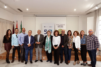 Integrantes del Servicio de Comunicación, junto a representantes institucionales